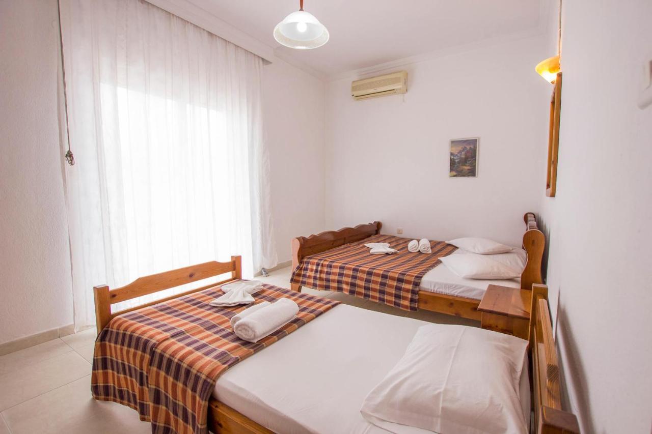 George Laz Rooms Vrasná Eksteriør bilde