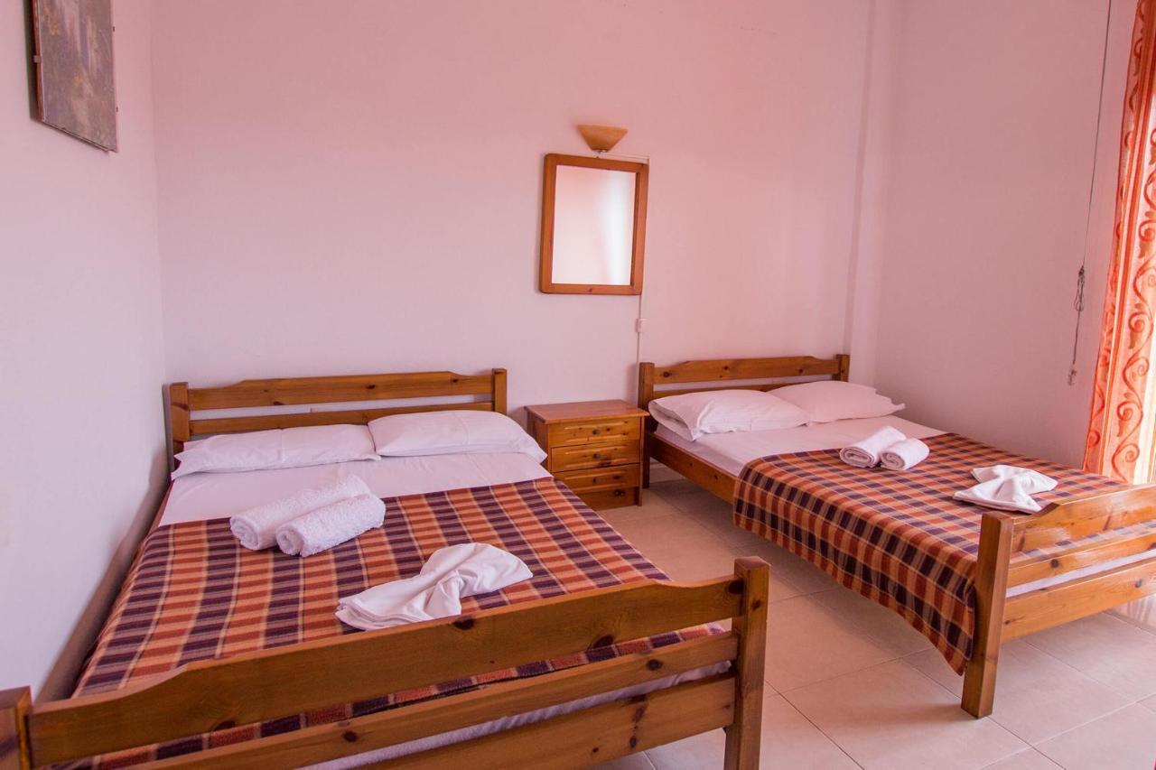 George Laz Rooms Vrasná Eksteriør bilde