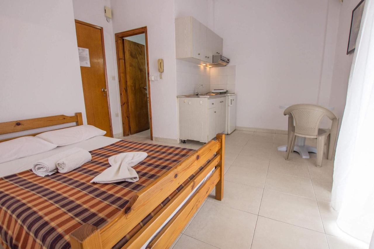 George Laz Rooms Vrasná Eksteriør bilde
